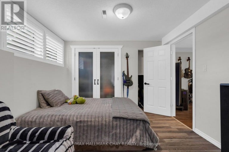5 HARBOUR CRESCENT, Wasaga Beach, Ontario, L9Z1G4