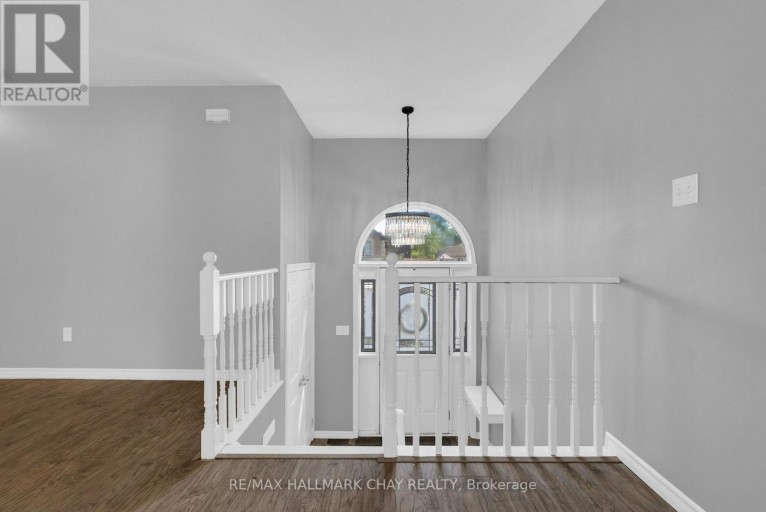 5 HARBOUR CRESCENT, Wasaga Beach, Ontario, L9Z1G4