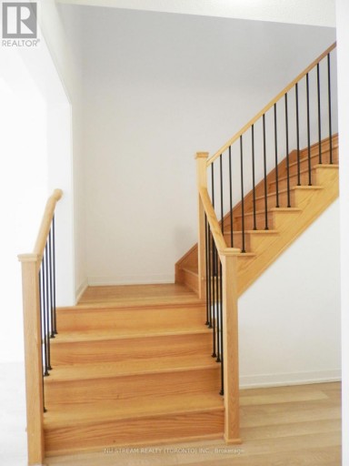 208 HARDING PARK STREET, Newmarket (Glenway Estates), Ontario, L3Y0E3