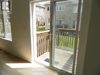 208 HARDING PARK STREET Newmarket (Glenway Estates) Ontario photo 7