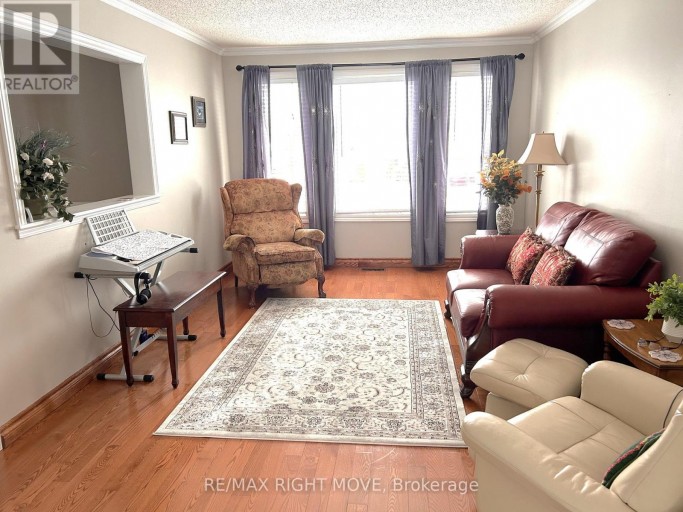 15 WATSON COURT, Orillia, Ontario, L3V7S5