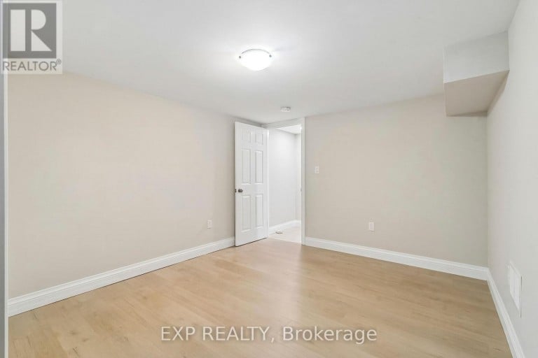 138 LILLIAN CRESCENT, Barrie (Sunnidale), Ontario, L4N5X5
