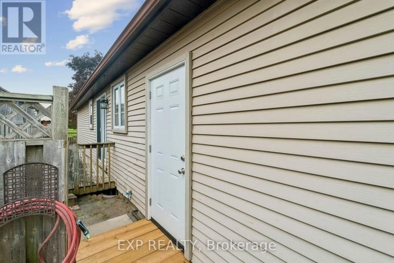 138 LILLIAN CRESCENT, Barrie (Sunnidale), Ontario, L4N5X5