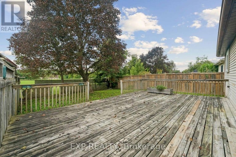138 LILLIAN CRESCENT, Barrie (Sunnidale), Ontario, L4N5X5
