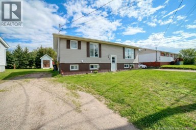 838 Helen Street Bathurst New Brunswick photo 1