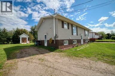 838 Helen Street Bathurst New Brunswick photo 3