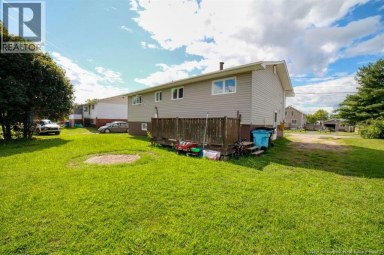 838 Helen Street Bathurst New Brunswick photo 4