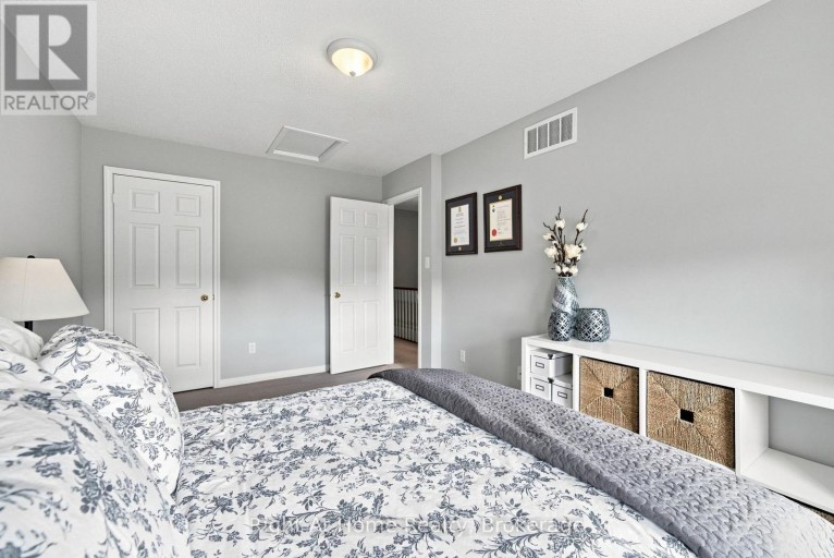 46 - 460 WOODMOUNT DRIVE, Oshawa (Samac), Ontario, L1K0K4