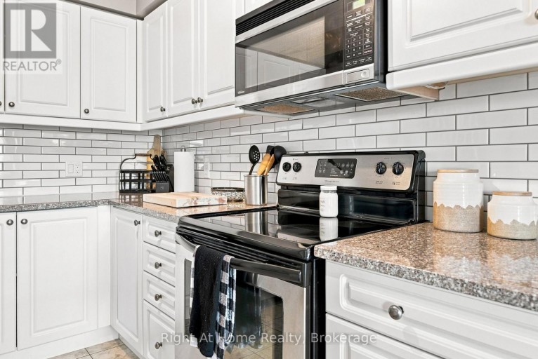 46 - 460 WOODMOUNT DRIVE, Oshawa (Samac), Ontario, L1K0K4