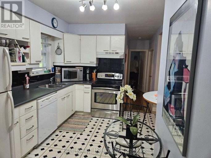 28 GLEN ECHO ROAD, Toronto (Lawrence Park North), Ontario, M4N2E1