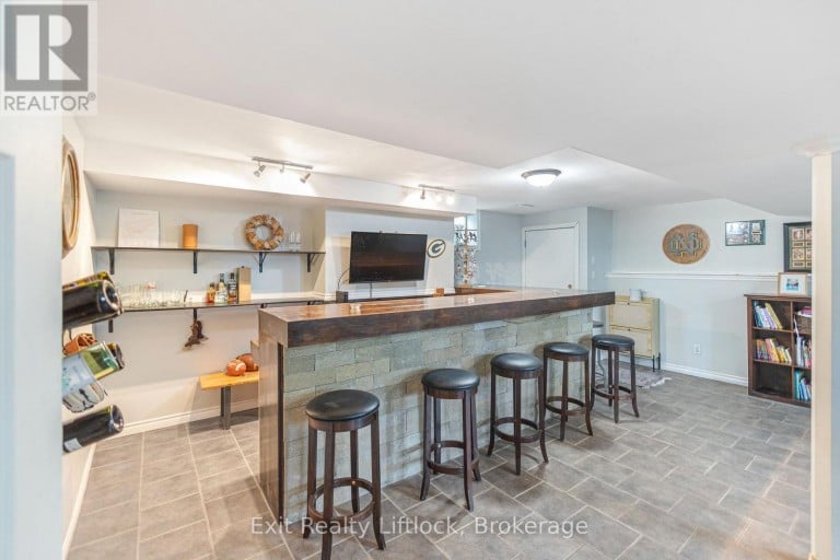 664 BRICK ROAD, Selwyn, Ontario, K0L1T0