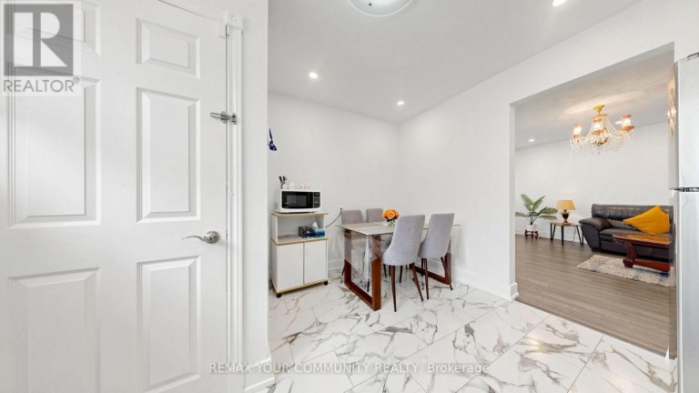 59 DAVIS ROAD, Aurora (Aurora Highlands), Ontario, L4G2B4