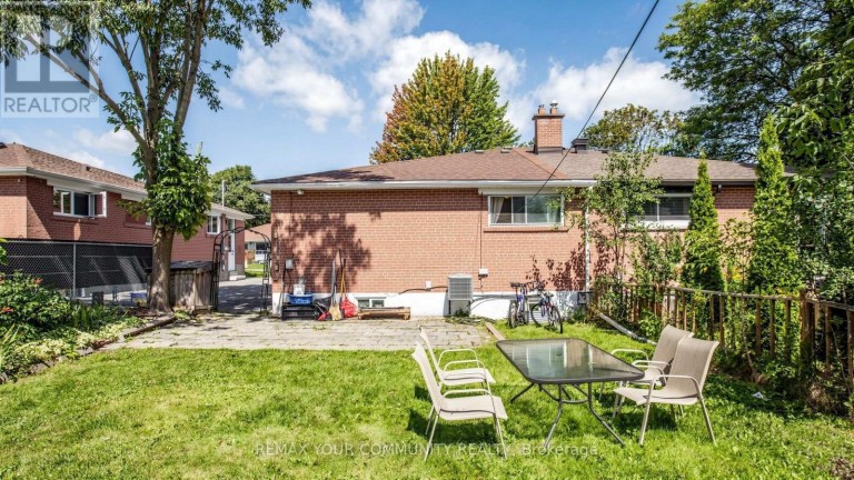 59 DAVIS ROAD, Aurora (Aurora Highlands), Ontario, L4G2B4