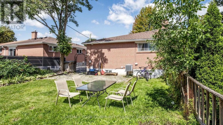 59 DAVIS ROAD, Aurora (Aurora Highlands), Ontario, L4G2B4