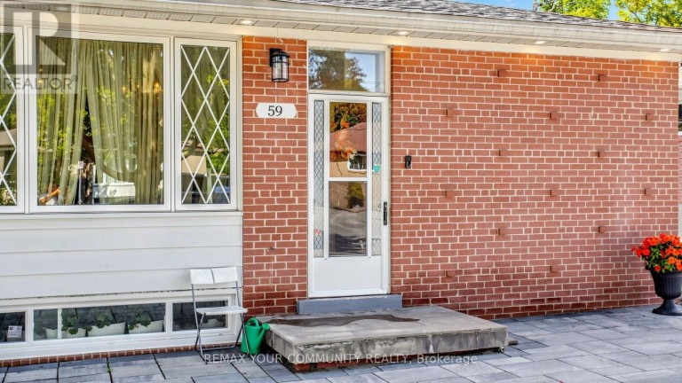 59 DAVIS ROAD, Aurora (Aurora Highlands), Ontario, L4G2B4