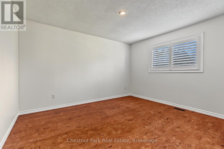 280 8TH AVENUE E, Owen Sound, Ontario, N4K3A2