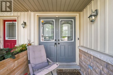 15 FARMSTEAD DRIVE Clarington (Bowmanville) Ontario photo 3