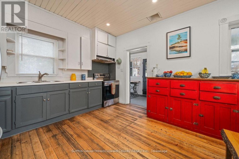 2 QUEEN STREET, Prince Edward County (Picton Ward), Ontario, K0K2T0