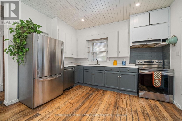2 QUEEN STREET, Prince Edward County (Picton Ward), Ontario, K0K2T0