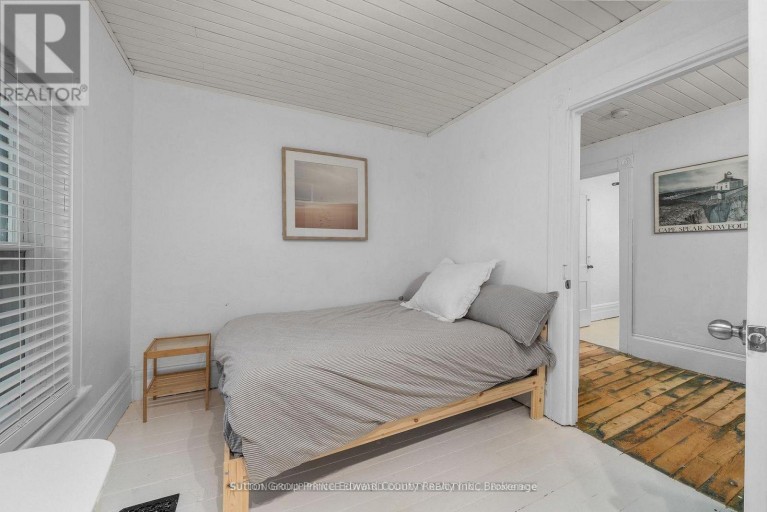 2 QUEEN STREET, Prince Edward County (Picton Ward), Ontario, K0K2T0