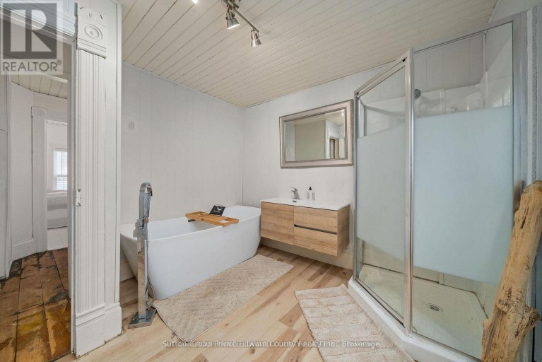 2 QUEEN STREET, Prince Edward County (Picton Ward), Ontario, K0K2T0