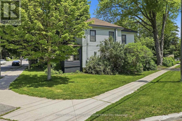 2 QUEEN STREET, Prince Edward County (Picton Ward), Ontario, K0K2T0