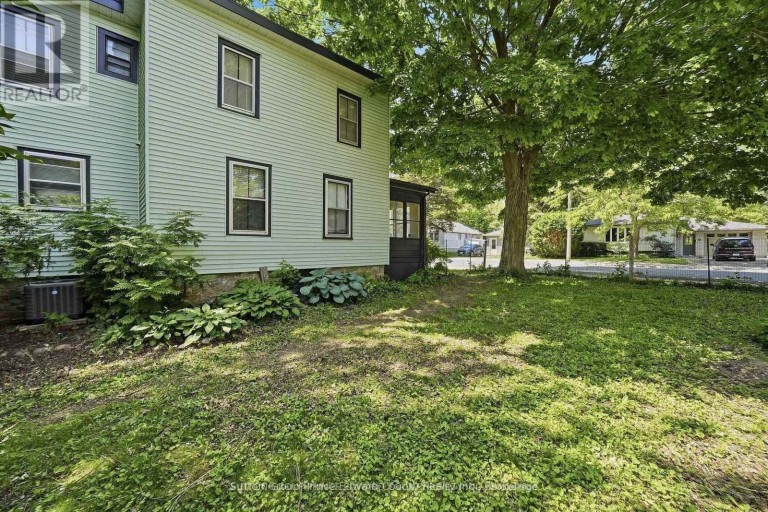 2 QUEEN STREET, Prince Edward County (Picton Ward), Ontario, K0K2T0