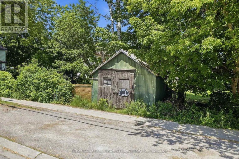 2 QUEEN STREET, Prince Edward County (Picton Ward), Ontario, K0K2T0