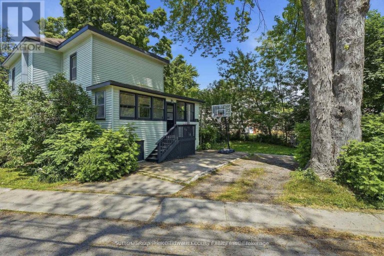 2 QUEEN STREET, Prince Edward County (Picton Ward), Ontario, K0K2T0