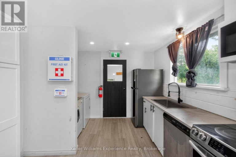9782 BEACHWOOD DRIVE, Collingwood, Ontario, L9Y5P8