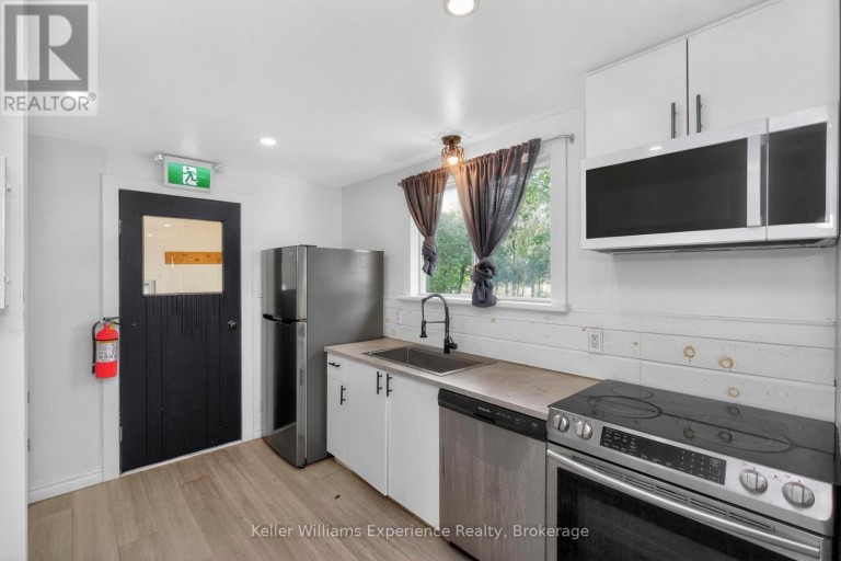 9782 BEACHWOOD DRIVE, Collingwood, Ontario, L9Y5P8