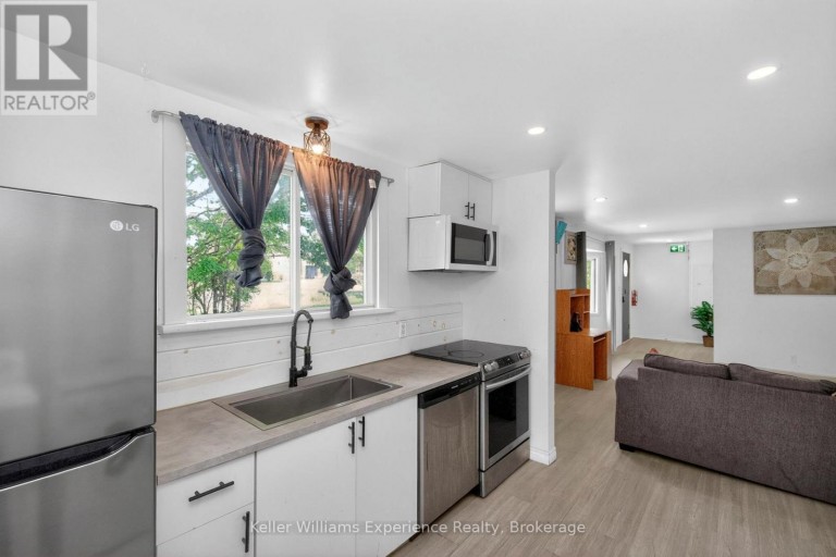 9782 BEACHWOOD DRIVE, Collingwood, Ontario, L9Y5P8