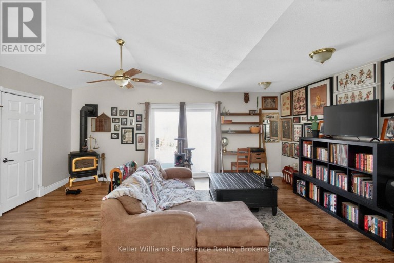 107 PINE STREET, Tay (Waubaushene), Ontario, L0K2C0