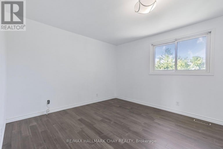 492 BRITANNIA AVENUE, Bradford West Gwillimbury (Bradford), Ontario, L3Z1A7