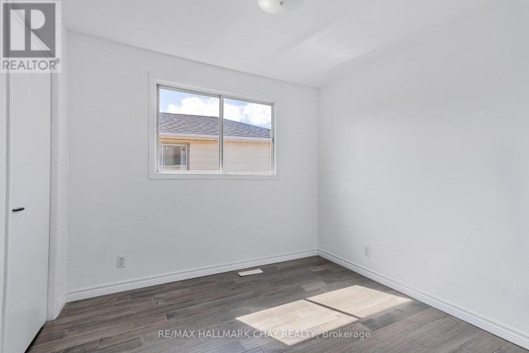 492 BRITANNIA AVENUE, Bradford West Gwillimbury (Bradford), Ontario, L3Z1A7