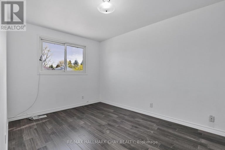 492 BRITANNIA AVENUE, Bradford West Gwillimbury (Bradford), Ontario, L3Z1A7