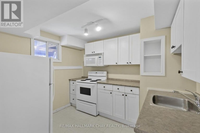 492 BRITANNIA AVENUE, Bradford West Gwillimbury (Bradford), Ontario, L3Z1A7