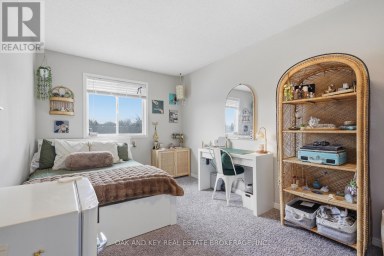 18 CHAPMAN COURT London North (North I) Ontario photo 11