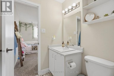18 CHAPMAN COURT London North (North I) Ontario photo 12