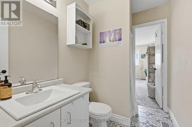 18 CHAPMAN COURT London North (North I) Ontario photo 13