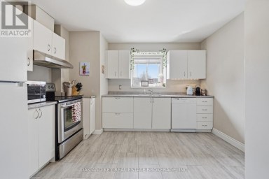 18 CHAPMAN COURT London North (North I) Ontario photo 5