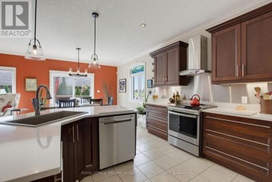3402 CRANE AVENUE London South (South V) Ontario photo 14