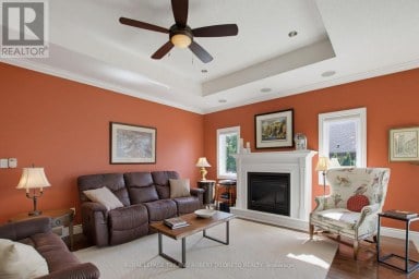 3402 CRANE AVENUE London South (South V) Ontario photo 7