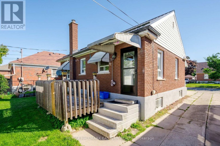51 EPHGRAVE BOULEVARD, Peterborough (Otonabee Ward 1), Ontario, K9J4G1