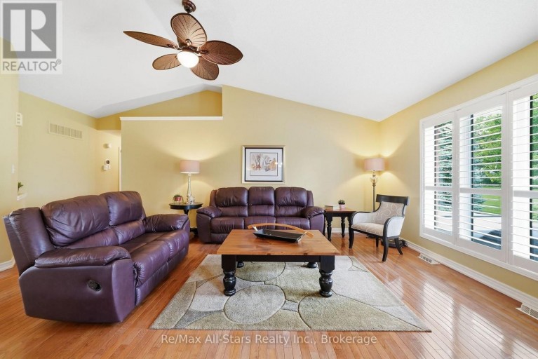 22 HALLETT CRESCENT, Kawartha Lakes (Mariposa), Ontario, K0M2C0