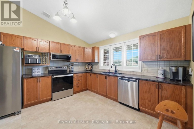 22 HALLETT CRESCENT, Kawartha Lakes (Mariposa), Ontario, K0M2C0
