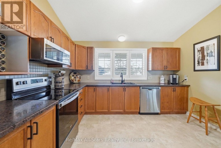 22 HALLETT CRESCENT, Kawartha Lakes (Mariposa), Ontario, K0M2C0