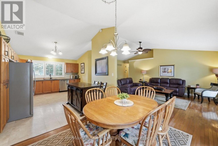 22 HALLETT CRESCENT, Kawartha Lakes (Mariposa), Ontario, K0M2C0