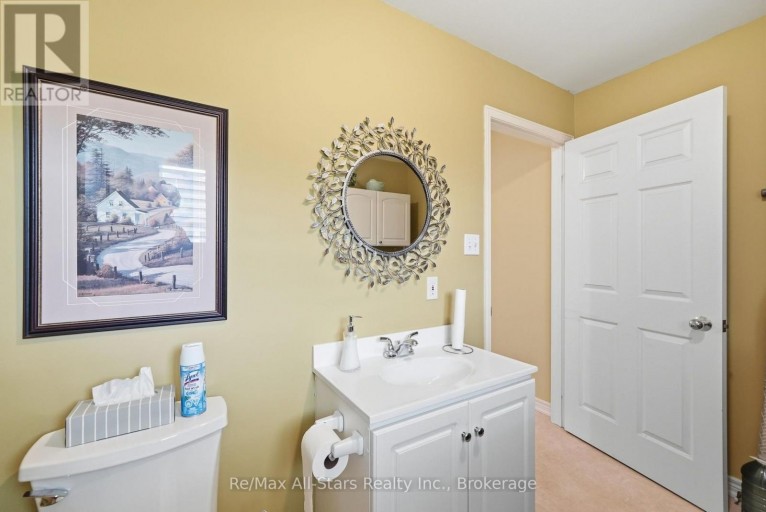 22 HALLETT CRESCENT, Kawartha Lakes (Mariposa), Ontario, K0M2C0