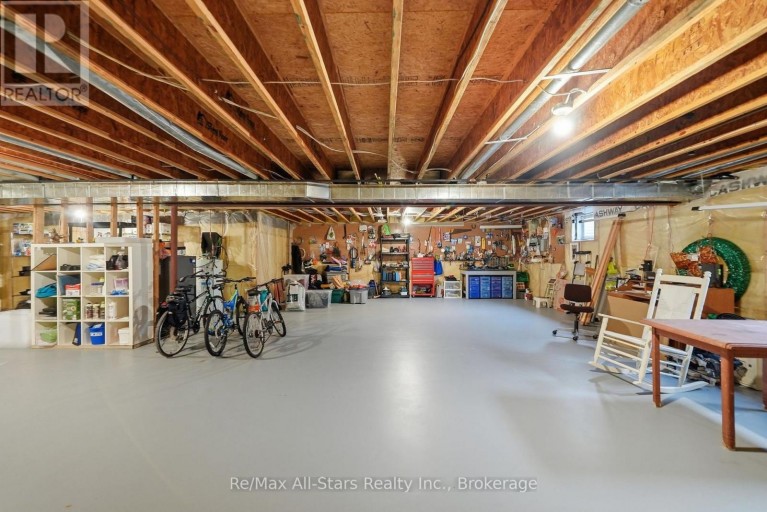 22 HALLETT CRESCENT, Kawartha Lakes (Mariposa), Ontario, K0M2C0
